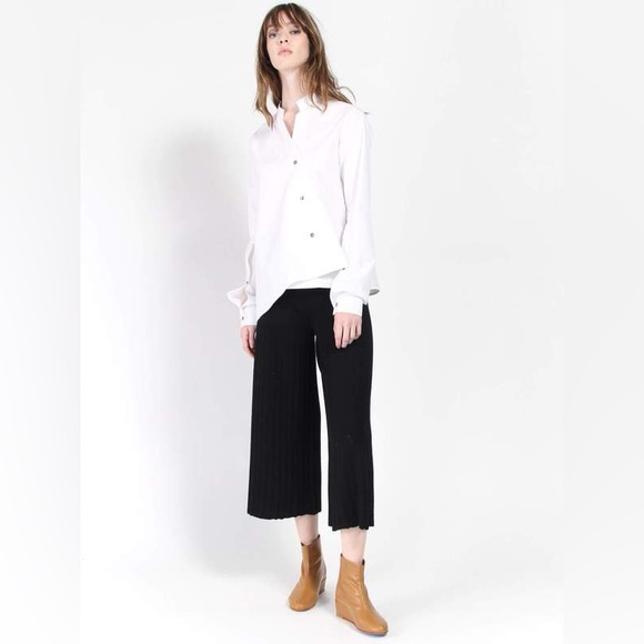 ji oh Tops - NWT Ji Oh Unbalanced Shirt - White